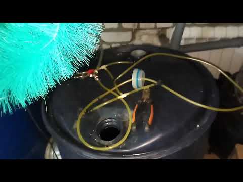 Видео: Тест "септика" из 2-х пластиковых бочек. Часть 1.