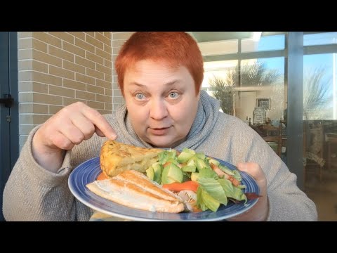 Видео: Мукбанг ЧЕМ ПИТАЮТСЯ ИДЕАЛЬНЫЕ ЛЮДИ? Ужасная испанская привычка!