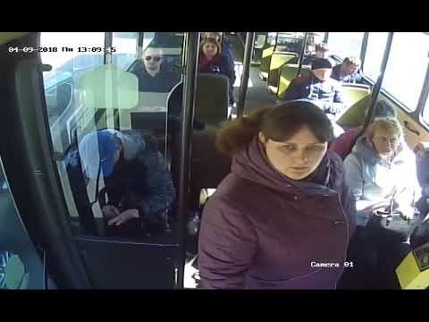 Видео: Липовая льготница бросается на водителя автобуса.