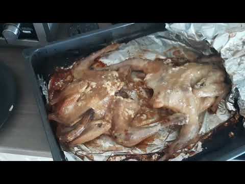 Видео: Спасение лягушек. Козы дерутся.Шью.Вкуснейшие петушки!!!