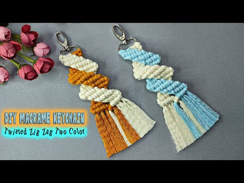 Видео: DIY Макраме Брелок Витой Зигзаг Два Цвета | Мастер-класс по брелку макраме