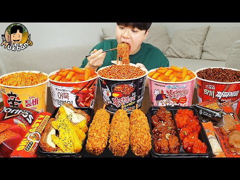 Видео: ASMR MUKBANG небольшой магазин, острый рамэн, хот-доги, кимбап, ттеокбокки !! Корейский магазин