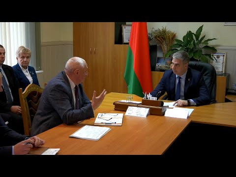 Видео: Александр Версоцкий провёл выездной приём граждан в агрогородке Можейково