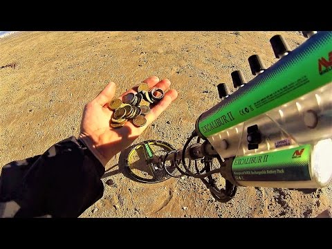 Видео: Minelab Excalibur ll  Поиск на пляже  «Шторм»