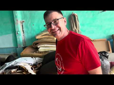 Видео: Открыл мастерскую по перетяжке мебели в деревне. 