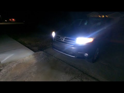Видео: Светодиодные фары для Toyota Highlander 2013 года! Легко!