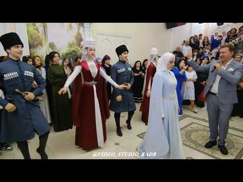 Видео: ЗНАКОМСТВО С НЕВЕСТОЙ НА БАЛКАРСКОЙ СВАДЬБЕ