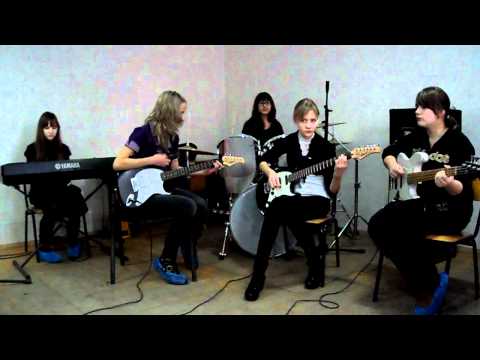 Видео: Начинающая группа Молния - школа)