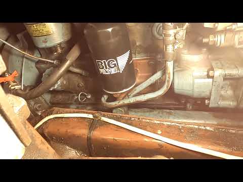 Видео: Трактор МТЗ. Замена центрифуги на фильтр. #трактор