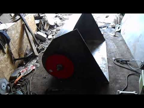 Видео: Мини погрузчик , миксерный ковш 1.