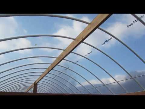 Видео: Самодельная теплица для районов с обильным снегопадом и сильным ветром