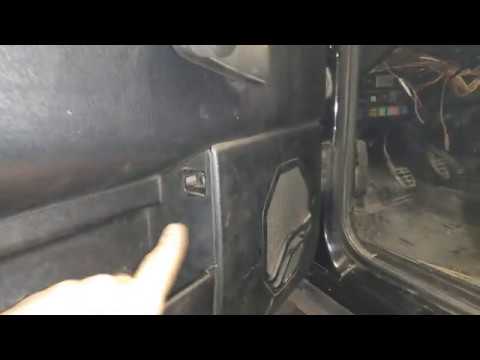 Видео: Снятие передней обшивки/карты двери Пассат Б3/Passat B3