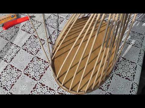 Видео: Крепим стойки из газетных трубочек к фанерному донышку степлером