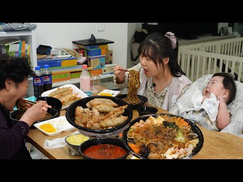 Видео: Поздний ужин мамы, папы и бабушки: лапша из черной фасоли, джамбон, жареная свинина.