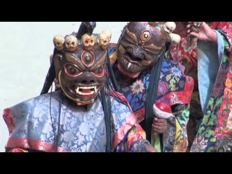 Видео: Буддийская мистерия Yuru Kabgyat в Ламаюру Гонпа, 5 июня 2013г. Танец Цам. Ладакх.