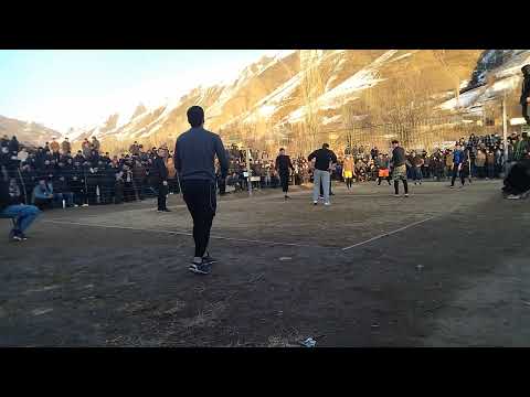 Видео: Волейбол⚽ дар дехаи Шул, бозии дастахои Кадара ва Чашмаи Кози... Файзи Рашти 🇭🇺