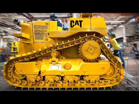 Видео: ▶️Производство бульдозеров🔥Сборка CAT D11T 2024: рабочие собирают бульдозеры Dressta, Liebherr, S...