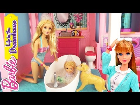 Видео: Мультик Барби купает Челси, встреча с Мидж Жизнь в доме мечты Life in the Dreamhouse ♥ Barbie Toys