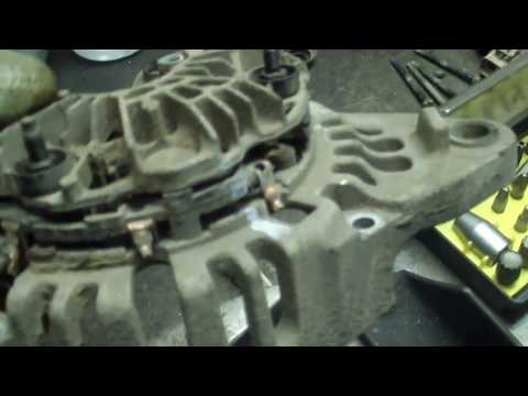 Видео: Santa Fe двс 2 7 меняем подшипники генератора