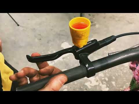 Видео: как прокачать велосипедные гидравлические тормоза shimano mt-200