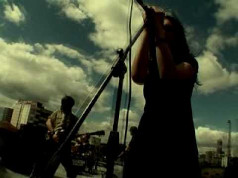 Видео: TRACKTOR BOWLING - "Walking On Glass" ("Шаги по стеклу") 2006