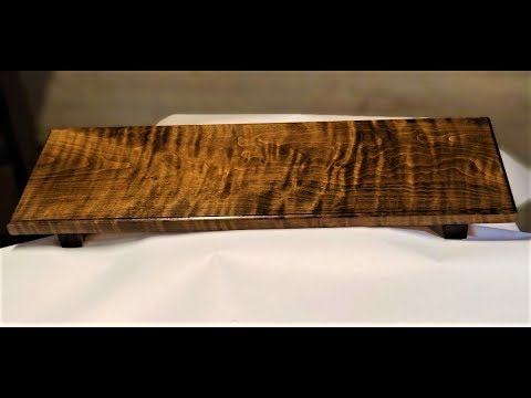 Видео: Выделение текстуры древесины без шлифовки. Нанесение специальной морилки для клёна.