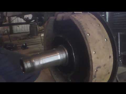 Видео: Газ-52. Серия 2. Сборка задних тормозов.