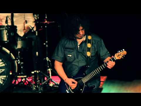 Видео: B.T.R in Montreal - Море от любов & Хвани животът си в ръце