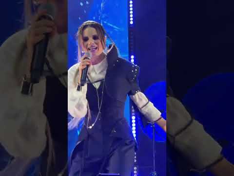 Видео: Ева Власова. Сумасшедшая (cover by Анжелика Варум). Санкт-Петербург, 11.08.2024 #евавласова #кавер