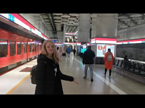 Видео: Донька зводила батька у сучасну бібліотеку.