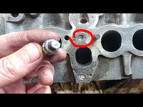 Видео: Как Выкрутить Сломанный Болт или Шпильку. Лайфхаки для Гаража!