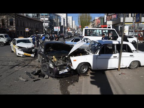 Видео: Дураки и дороги 2025 Царь дорог Их трудно понять, Авто моменты #173