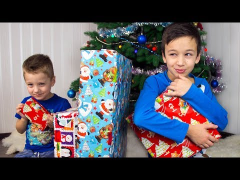 Видео: ДЕЛИМ наши ПОДАРКИ! Кто Обиделся? Для Детей Kids Children