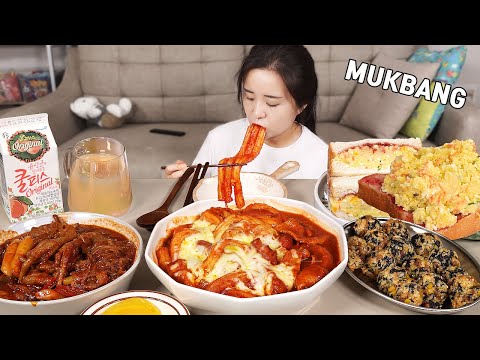 Видео: МУКБАНГ:) Ттокпокки и куриные ножки очень острые. Яично-картофельный сэндвич вкусный.