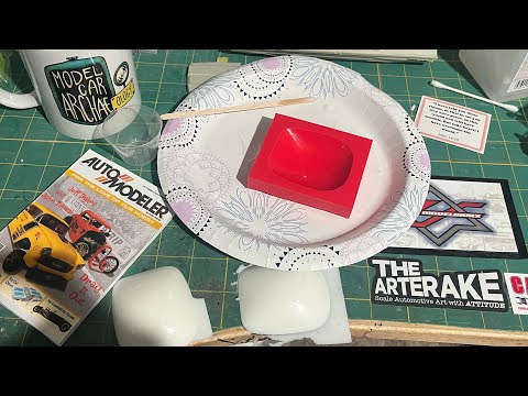 Видео: Как смешивать и заливать смолу.