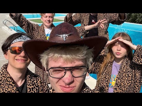 Видео: ОБЗОР ДОМА С БАССЕЙНОМ И ЗАКУПКА | ДЕНЖЕР ЛЕХА, МОРФИ, КОПСТЕР, МУРЗ, СИНДИКАТ