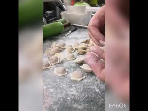 Видео: Раскатка теста на насадке к кухонной машины Kenwood