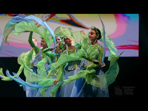 Видео: "Ивушки у воды", ансамбль "Русский сувенир". "Willows near the water", ensemble "Russian Souvenir".