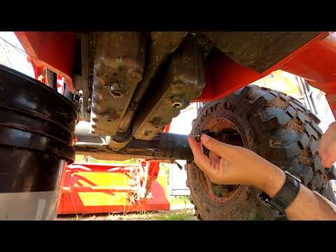 Видео: Обслуживание Kubota MX6000: моторное масло и фильтр, трансмиссионная гидравлическая жидкость и фи...