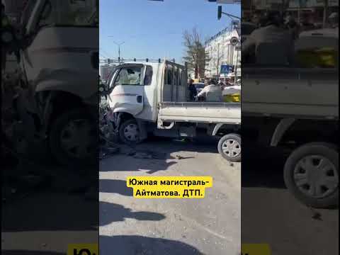 Видео: ДТП с участием 5-6 машин у торгового центра Ала Арча. Бишкек