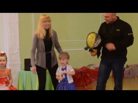 Видео: Очень интересный конкурс для родителей, утренник 8 МАРТА, средняя группа