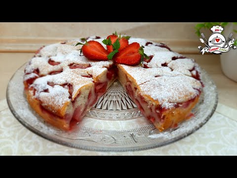 Видео: Перемешал Испек - Готово! ПИРОГ С КЛУБНИКОЙ НА КЕФИРЕ ЗА 5 МИНУТ + время на выпечку