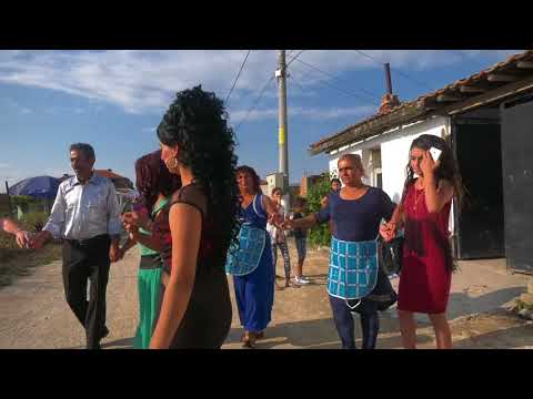 Видео: АБИТУРИЕНТСКИ БАЛ НА ЛАЗАР Ork. Liko Bend с. Пъдарско 2018