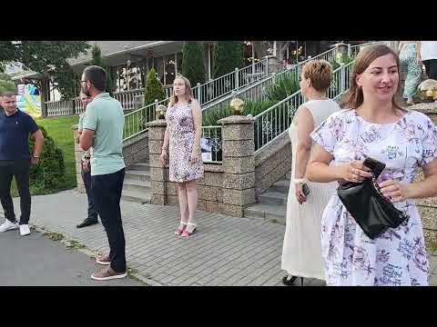 Видео: Муж застукал жену с одногруппниками! Шок видео!
