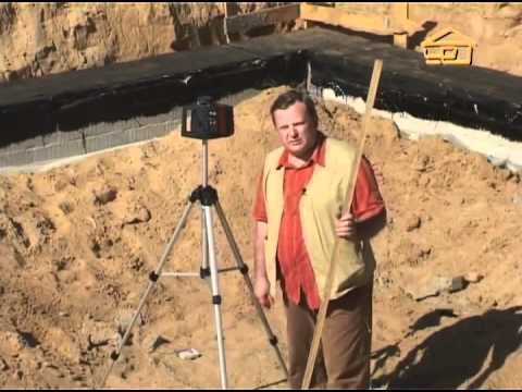 Видео: ~~043   контроль горизонтального уровня фундамента лазерным нивелиром