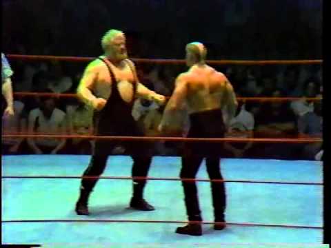 Видео: Курт и Ларри Хенниг против «Дорожных воинов» — титулы AWA
