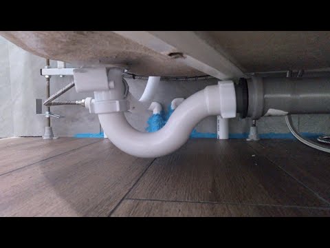 Видео: Сифон для ванны который не забивается - прямоточный сифон