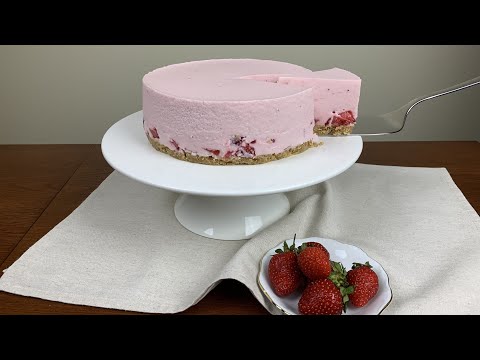 Видео: Безумно нежный муссовый торт с клубникой без выпечки