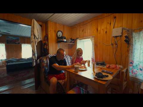 Видео: КУПИЛИ ДОМ НА КРАЮ ТАЙГИ. ВЫСАДИЛИ ПОМИДОРЫ, ОГУРЦЫ И ПЕРЦЫ. КАЧАЕМ ВОДУ ДЛЯ ПОЛИВА ИЗ РЕКИ