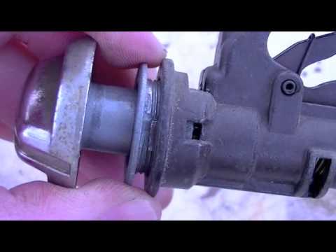 Видео: Снятие защелки вещевого ящика C10 | Как снять